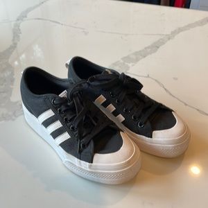 Addidas Nizza size 7